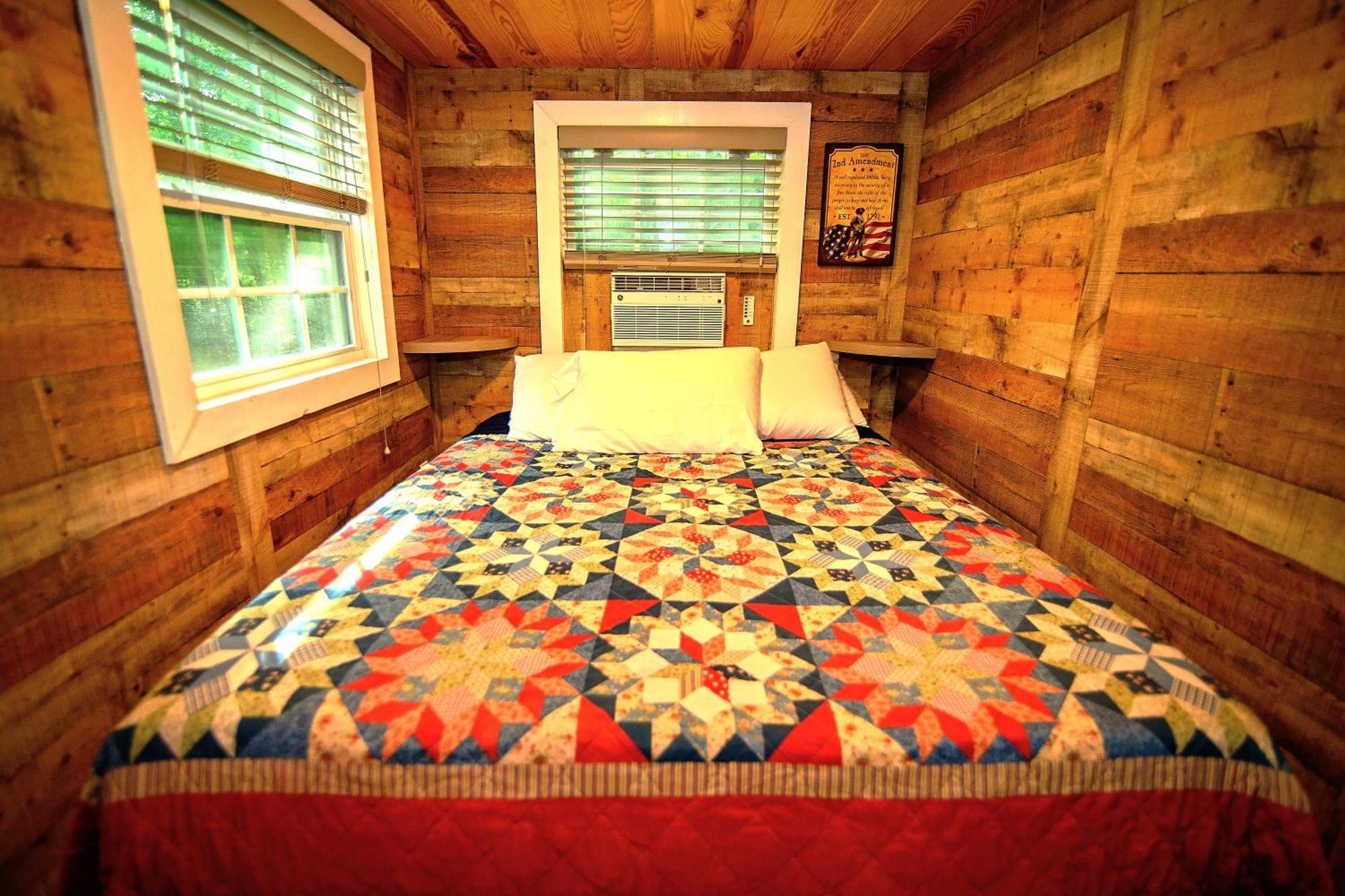 The Americana - Parker Creek Bend Cabins Murfreesboro Ngoại thất bức ảnh